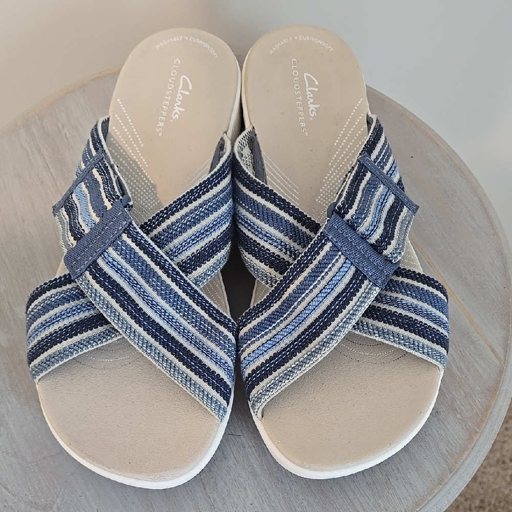 Cloudsteppers Blue & Tan Criss-Cross Sandals By Clarks Size 9 Wide